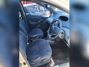 Used Toyota Yaris 2002 for sale - 79120675: Photo