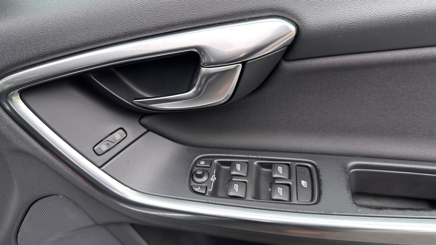 Used Volvo S60 2011 for sale - 77603780: Photo 17