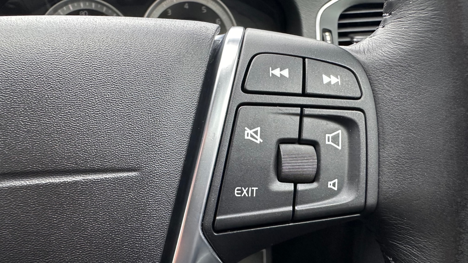 Used Volvo S60 2011 for sale - 77603780: Photo 40