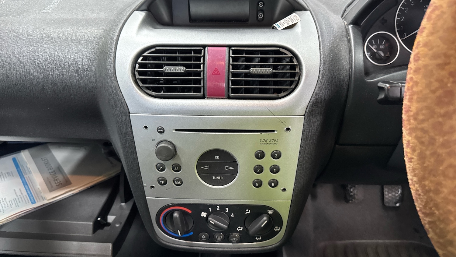 Used Vauxhall Corsa 2004 for sale - 76110395: Photo 5