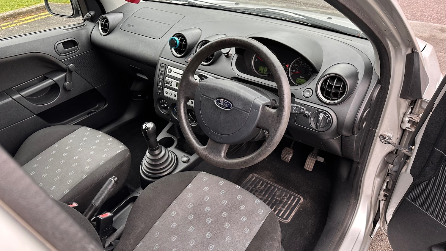 Used Ford Fiesta 2004 for sale - 77827691: Photo 14