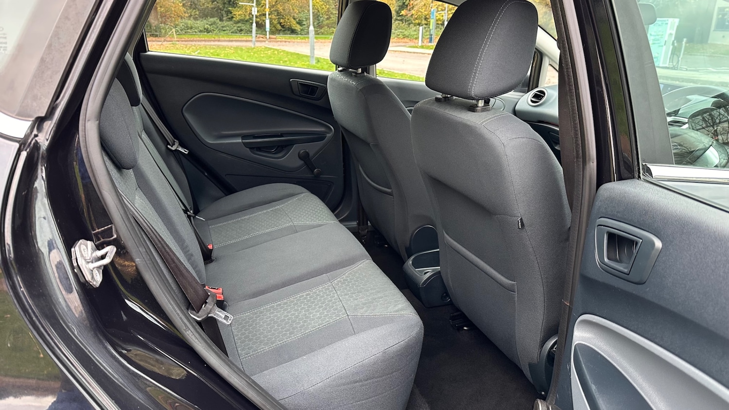 Used Ford Fiesta 2011 for sale - 76718858: Photo 16