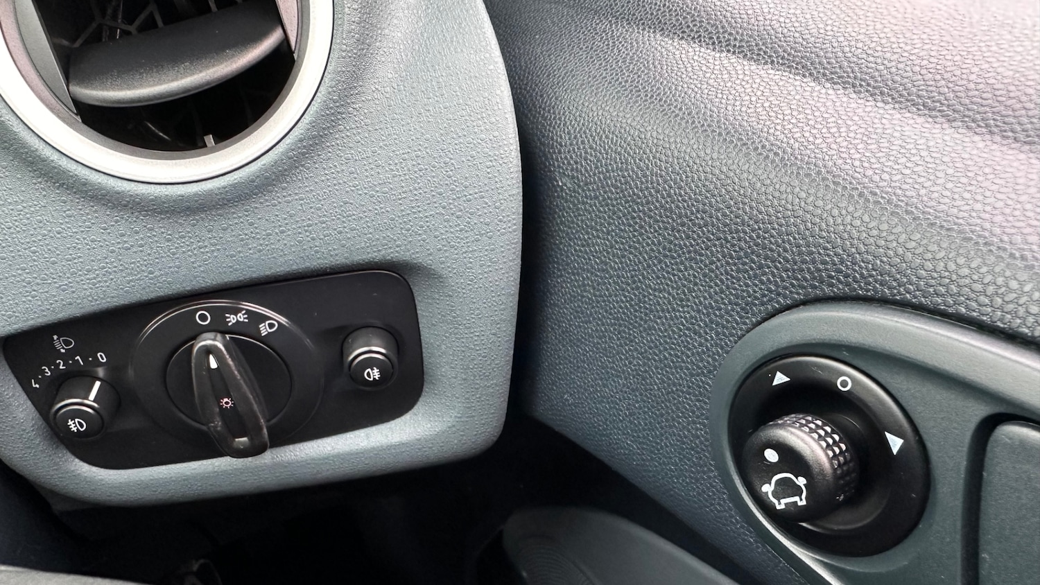 Used Ford Fiesta 2011 for sale - 76718858: Photo 24