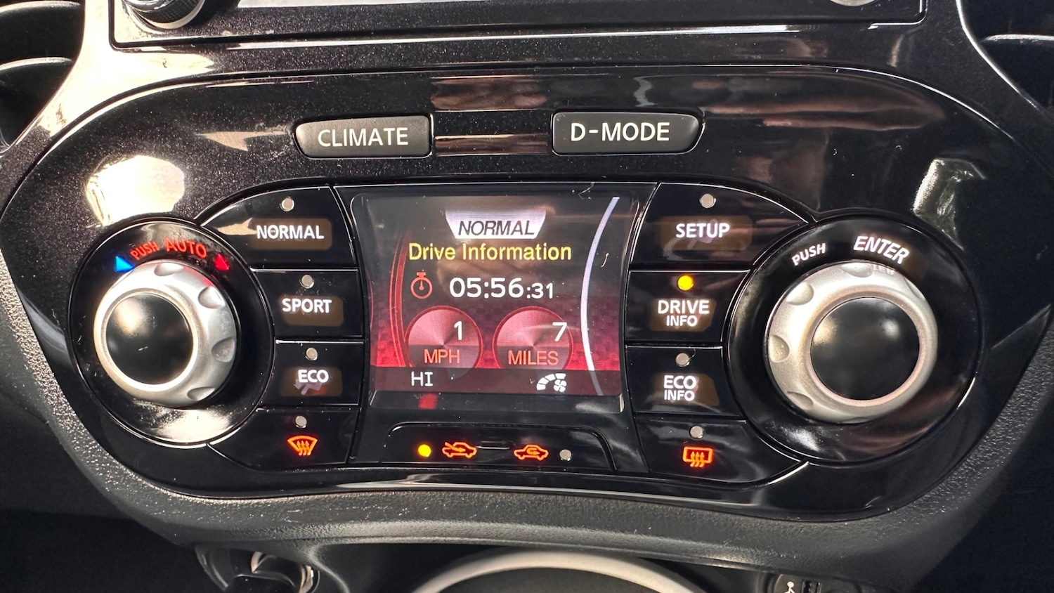 Used Nissan Juke 2014 for sale - 76461263: Photo 32