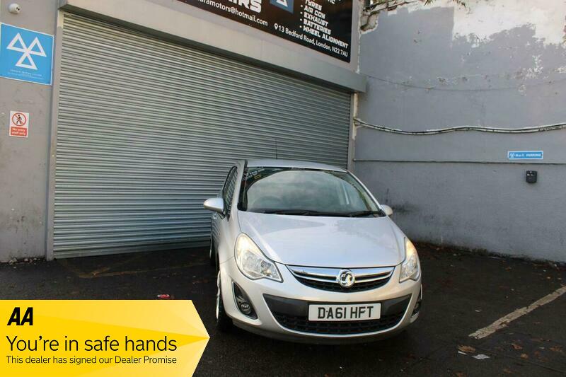 Used Vauxhall Corsa 2011 for sale - 76570777: Photo 2