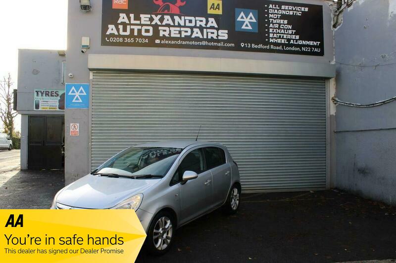 Used Vauxhall Corsa 2011 for sale - 76570777: Photo 3