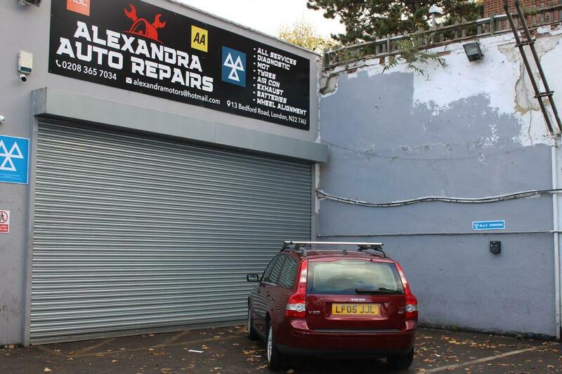 Used Volvo V50 2005 for sale - 76368347: Photo 10