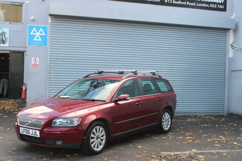 Used Volvo V50 2005 for sale - 76368347: Photo 2