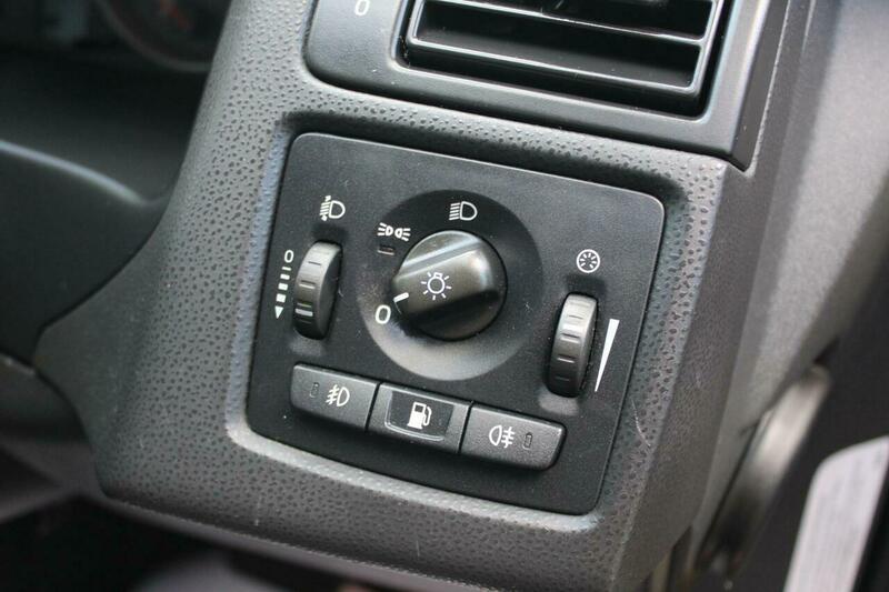 Used Volvo V50 2005 for sale - 76368347: Photo 24
