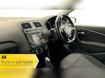 Used Volkswagen Polo 2017 for sale - 77084232: Photo