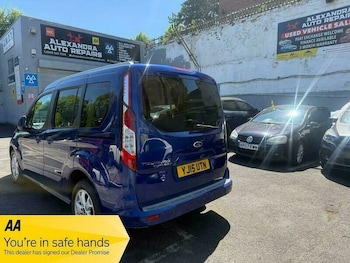 Used Ford Tourneo Connect 2015 for sale - 75135961: Photo
