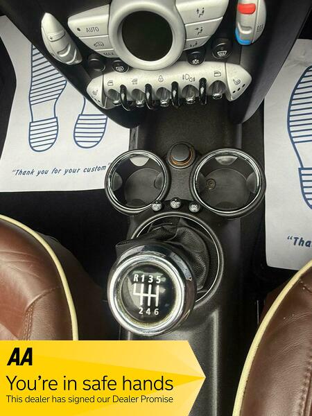 Used MINI Convertible 2010 for sale - 76323867: Photo 12