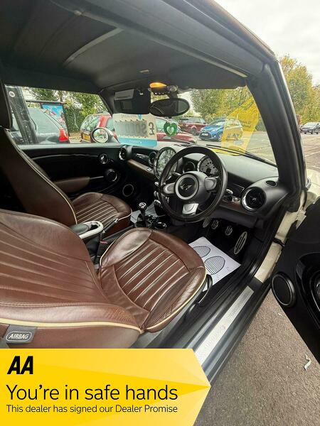 Used MINI Convertible 2010 for sale - 76323867: Photo 13
