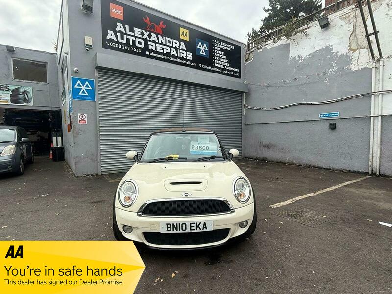 Used MINI Convertible 2010 for sale - 76323867: Photo 2