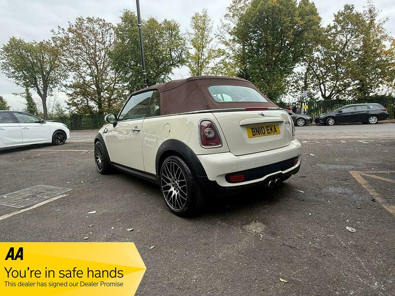 Used MINI Convertible 2010 for sale - 76323867: Photo 4