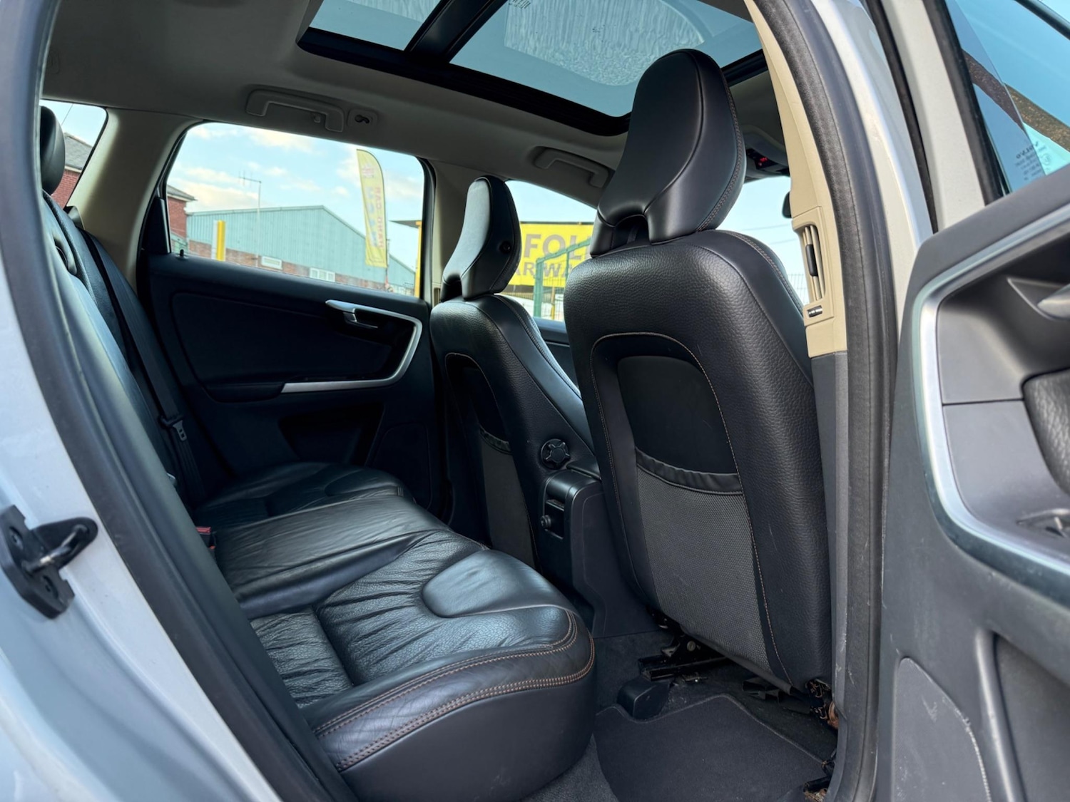 Used Volvo XC60 2009 for sale - 76744864: Photo 32