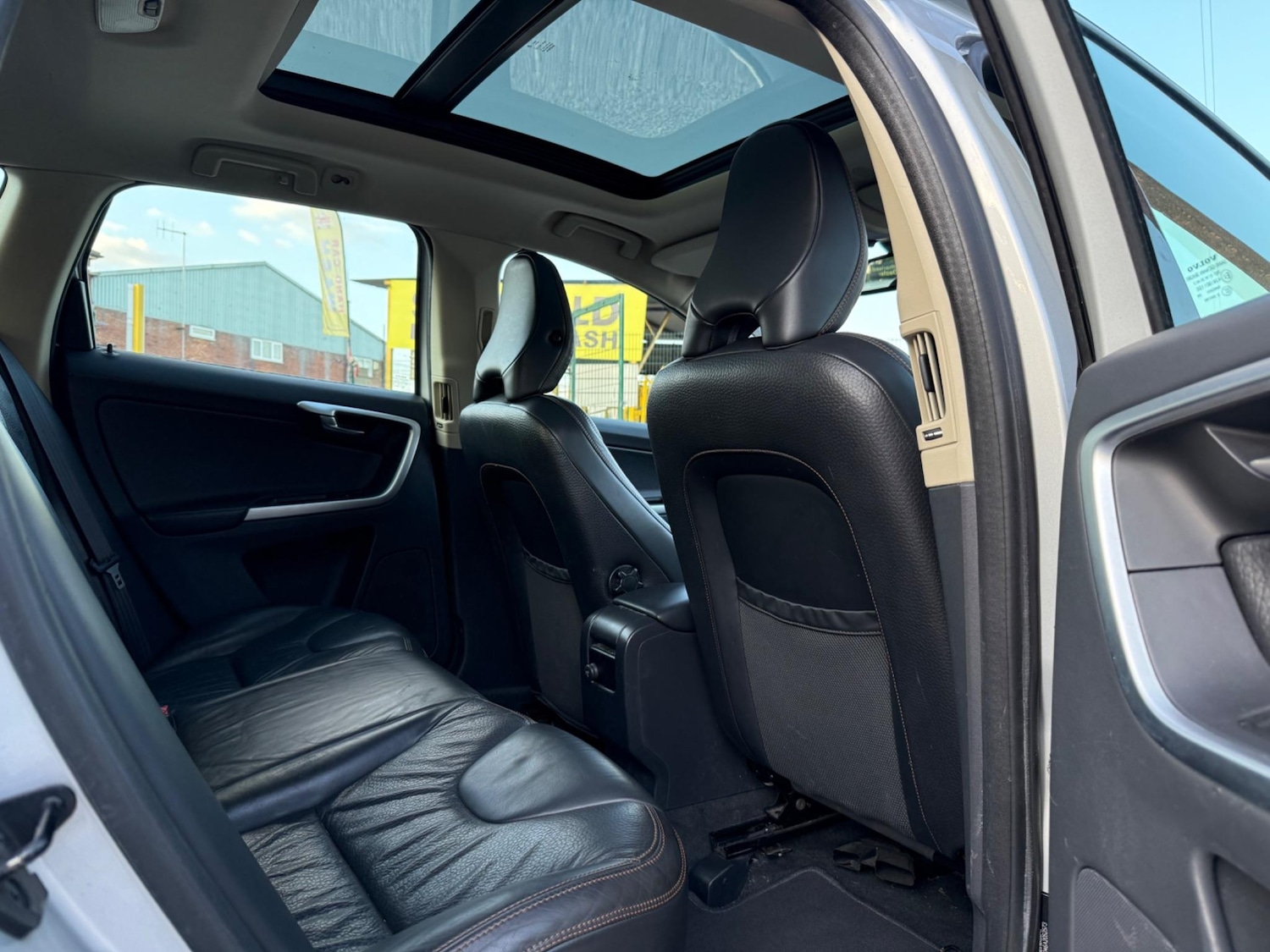 Used Volvo XC60 2009 for sale - 76744864: Photo 33