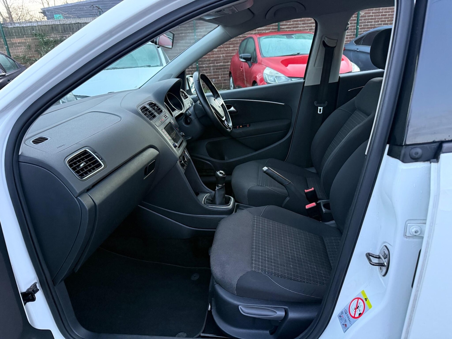 Used Volkswagen Polo 2014 for sale - 76935918: Photo 27