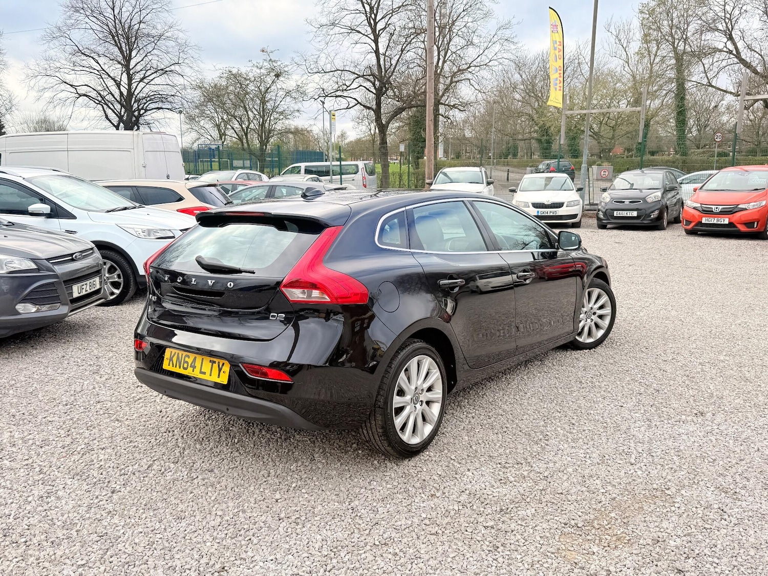 Used Volvo V40 2014 for sale - 77091730: Photo 2