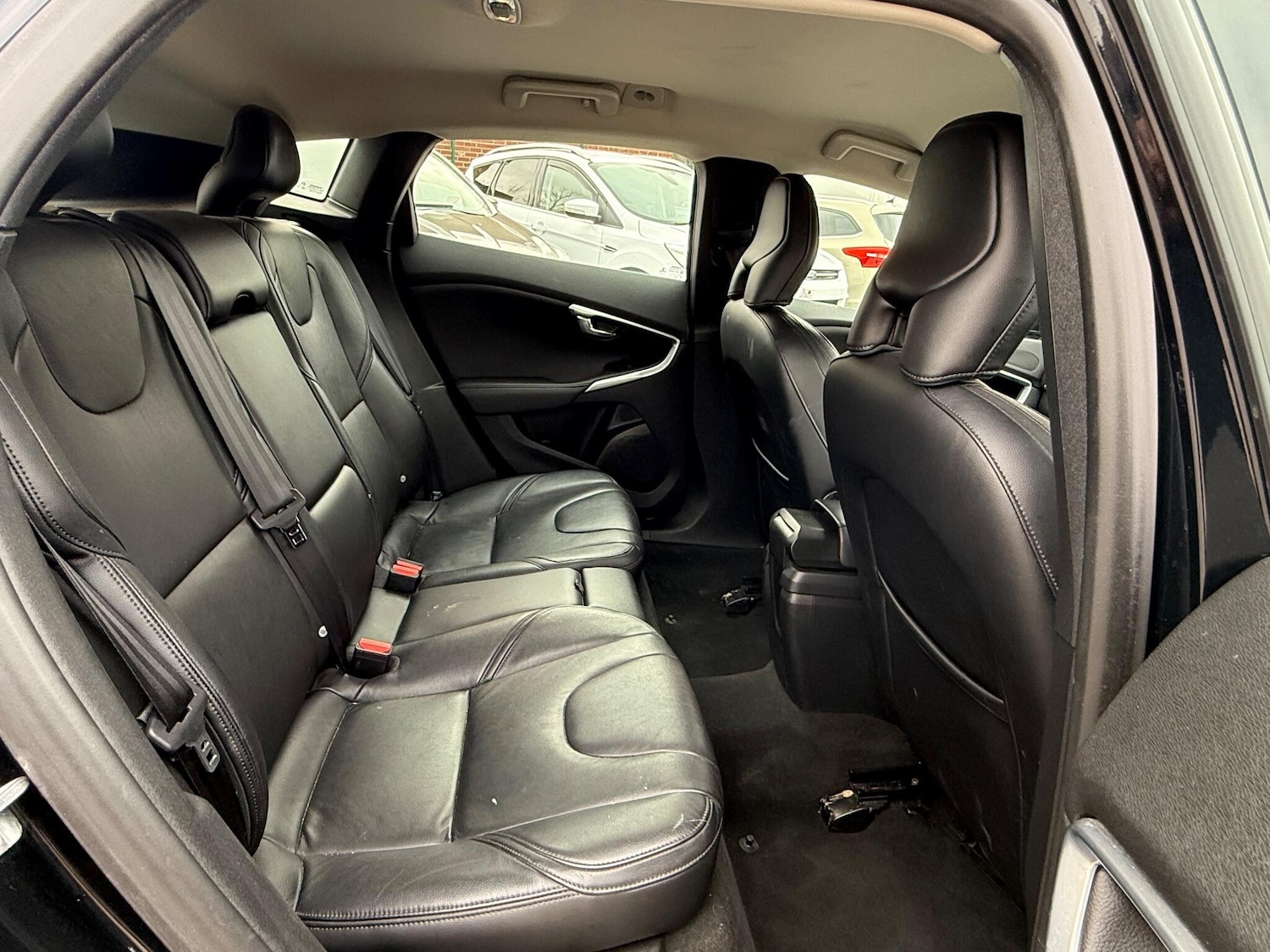 Used Volvo V40 2014 for sale - 77091730: Photo 30