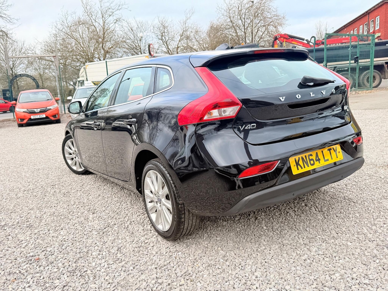 Used Volvo V40 2014 for sale - 77091730: Photo 4
