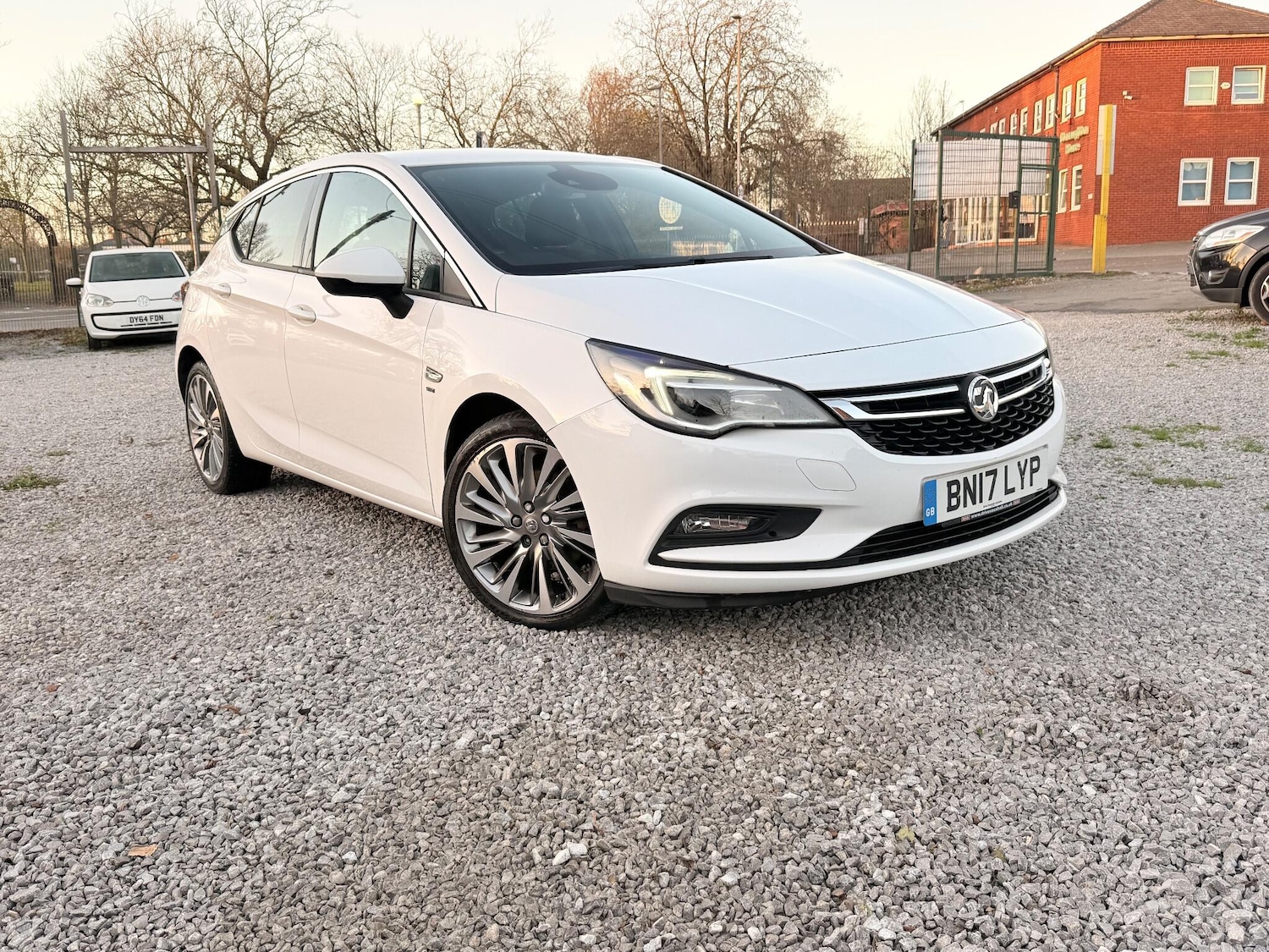 Used Vauxhall Astra for sale - 76728901: Photo 1