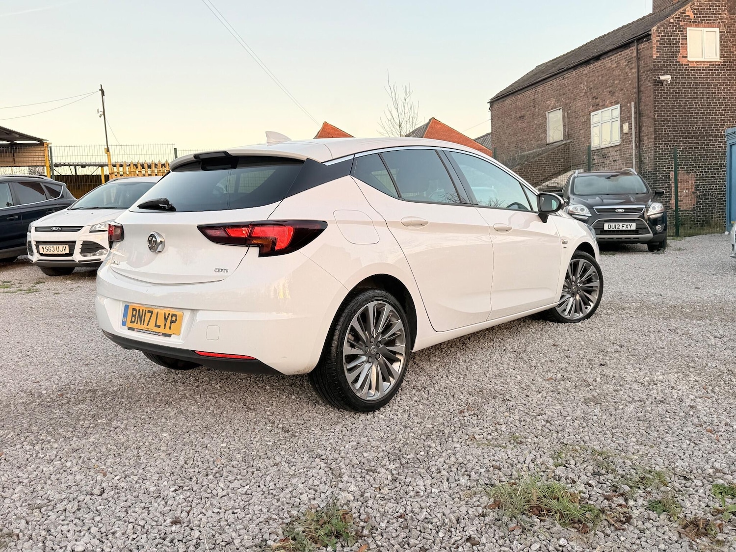 Used Vauxhall Astra for sale - 76728901: Photo 2