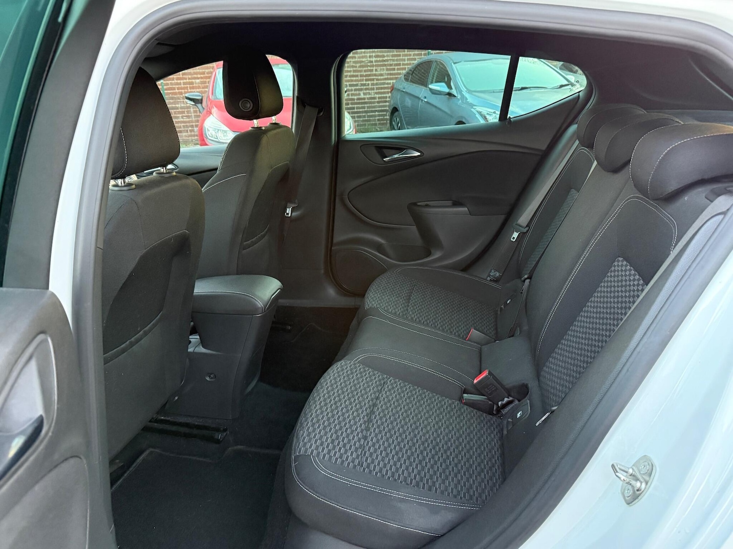 Used Vauxhall Astra for sale - 76728901: Photo 9