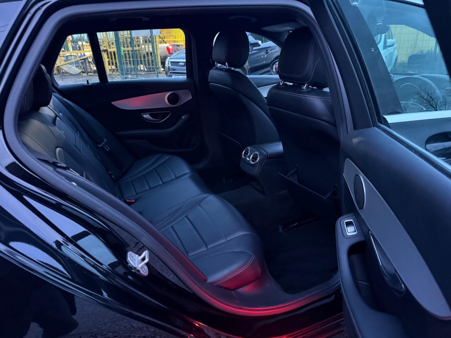 Used Mercedes-Benz C Class 2014 for sale - 77359046: Photo 8