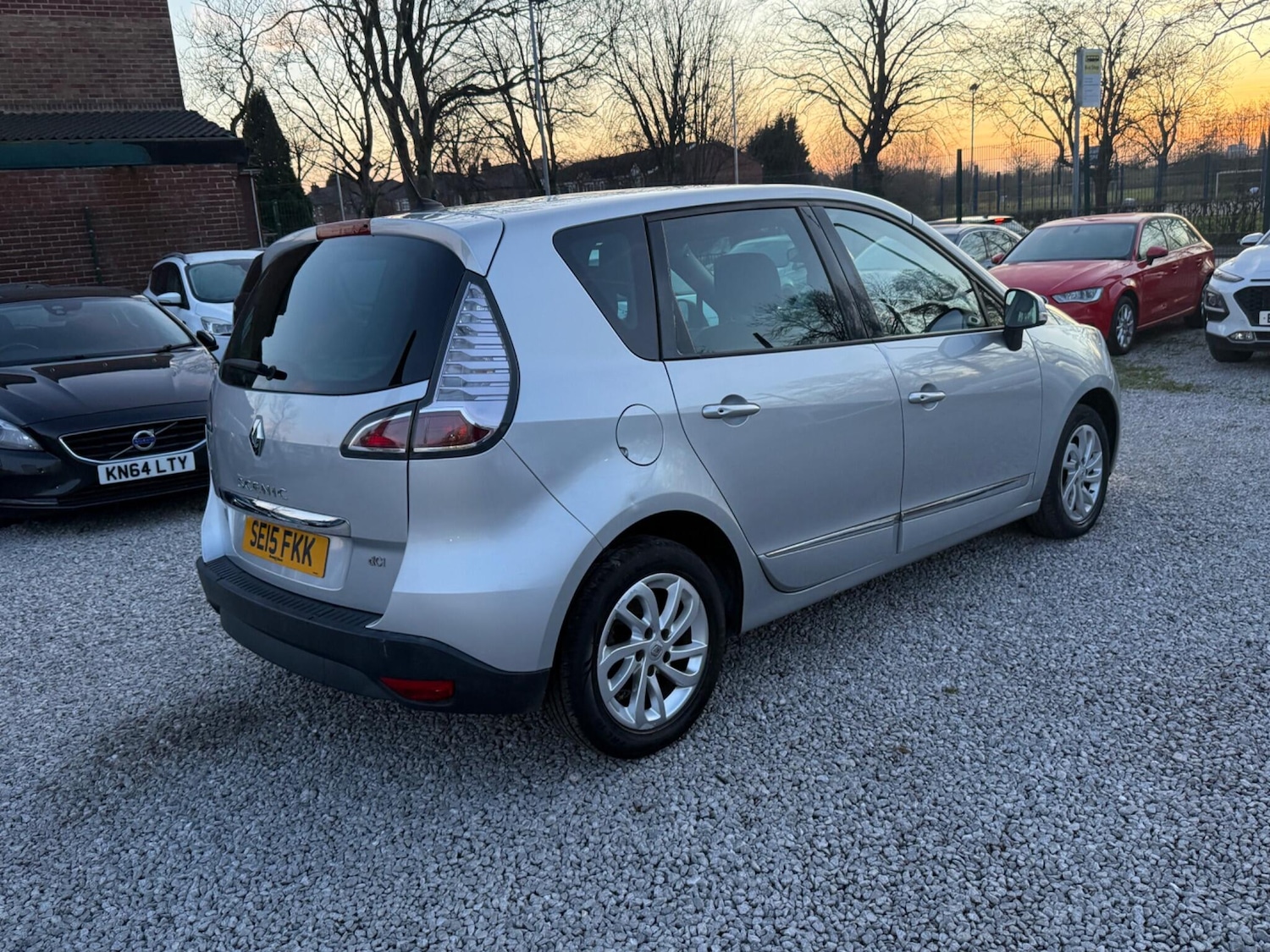 Used Renault Scenic 2015 for sale - 77783922: Photo 2