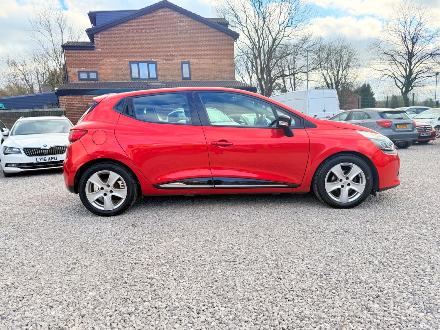 Used Renault Clio for sale - 76728846: Photo 12