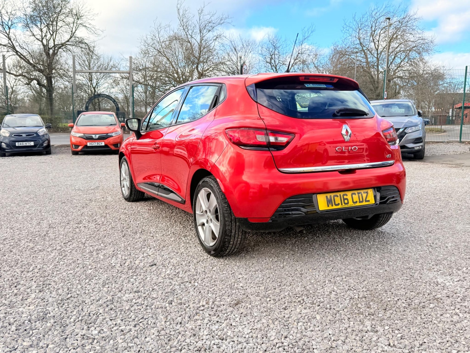 Used Renault Clio for sale - 76728846: Photo 17