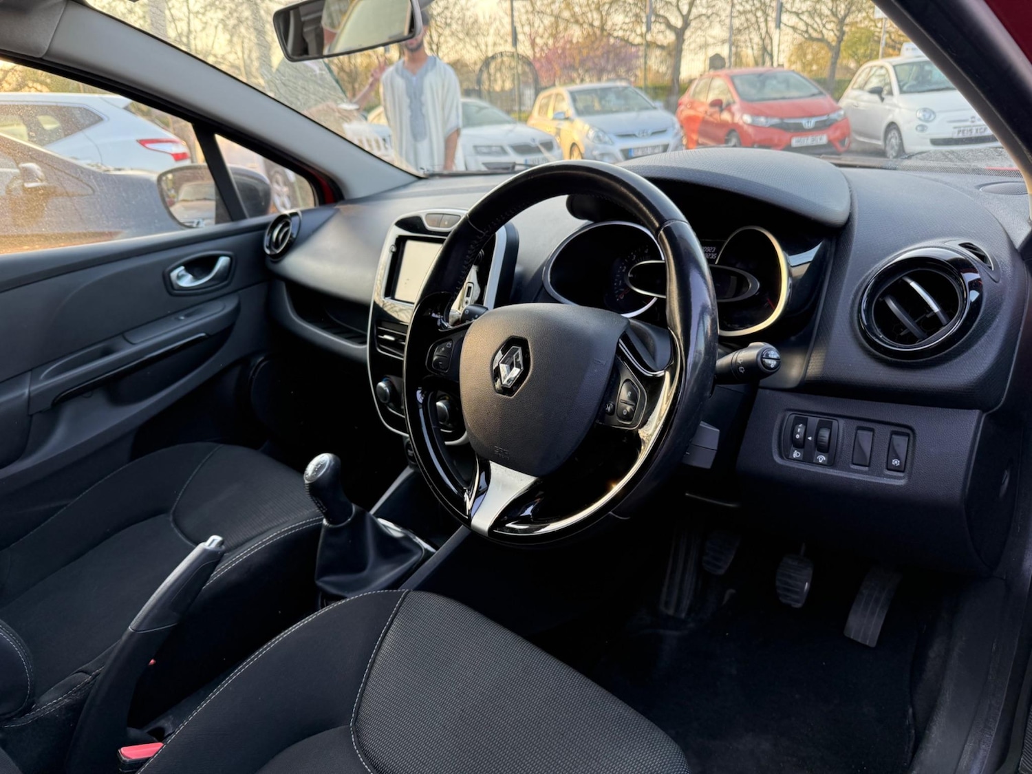 Used Renault Clio for sale - 76728846: Photo 24