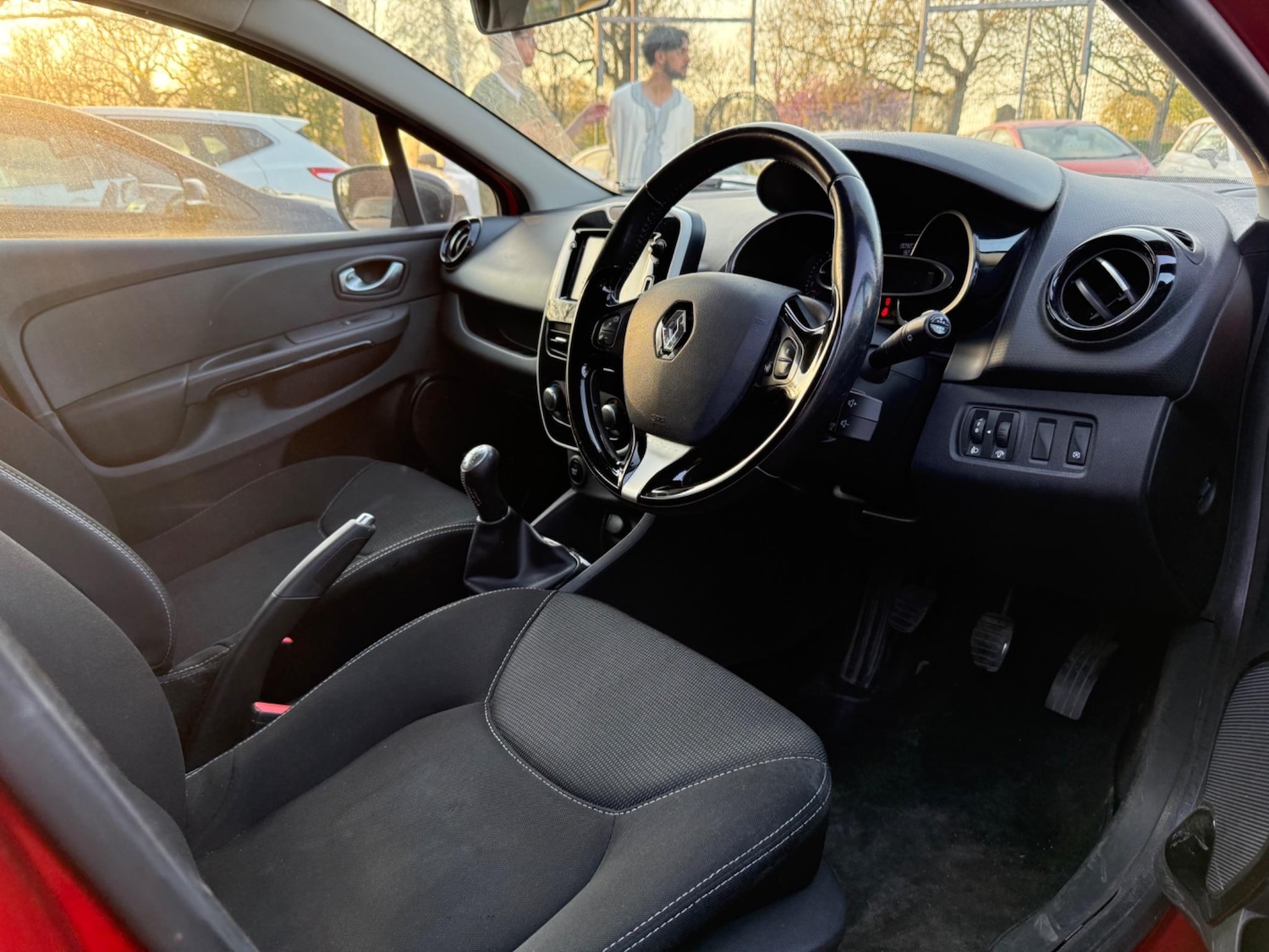 Used Renault Clio for sale - 76728846: Photo 25