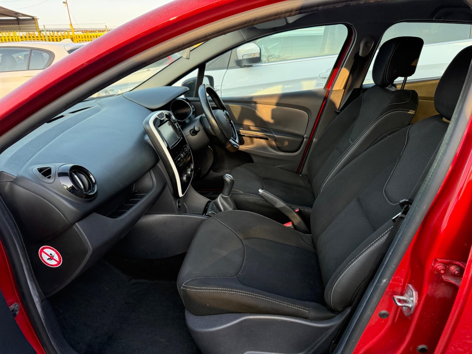 Used Renault Clio for sale - 76728846: Photo 29