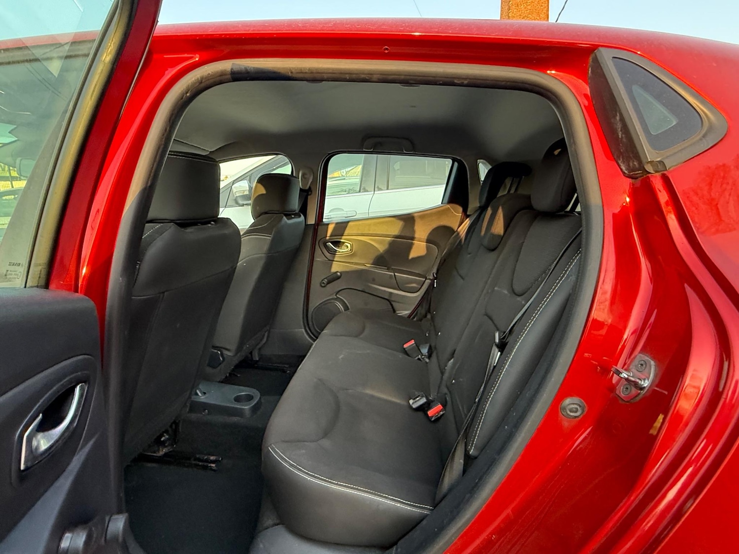 Used Renault Clio for sale - 76728846: Photo 32