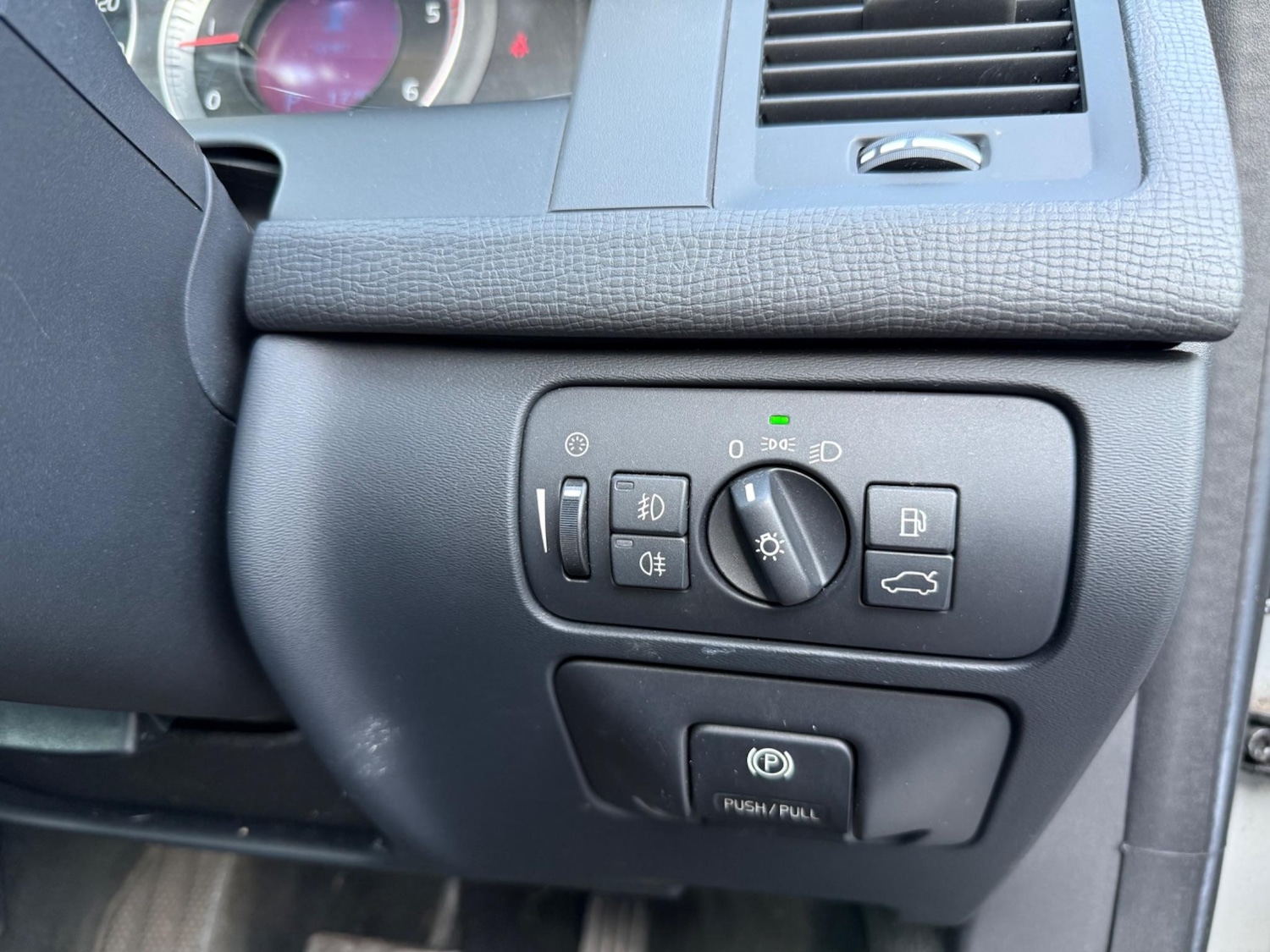 Used Volvo XC60 2009 for sale - 76731102: Photo 34