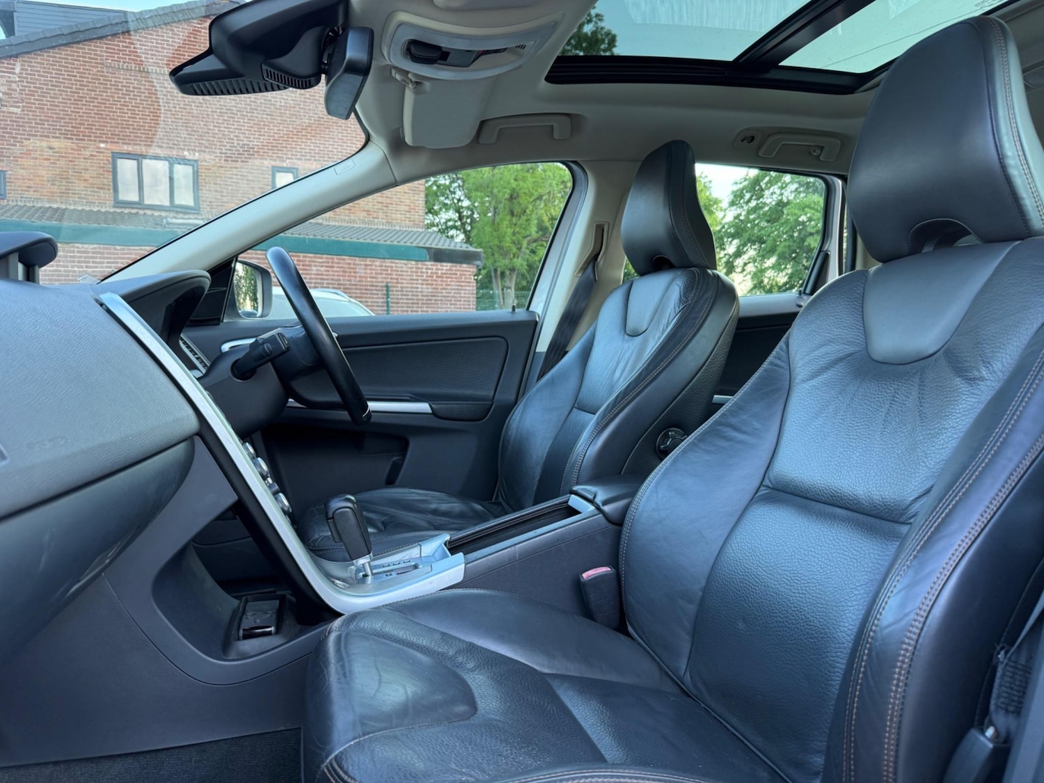 Used Volvo XC60 2009 for sale - 76731102: Photo 40