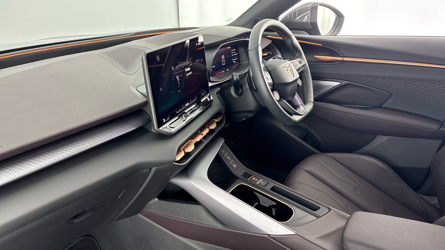 Used Cupra Terramar 2025 for sale - 77872309: Photo 2