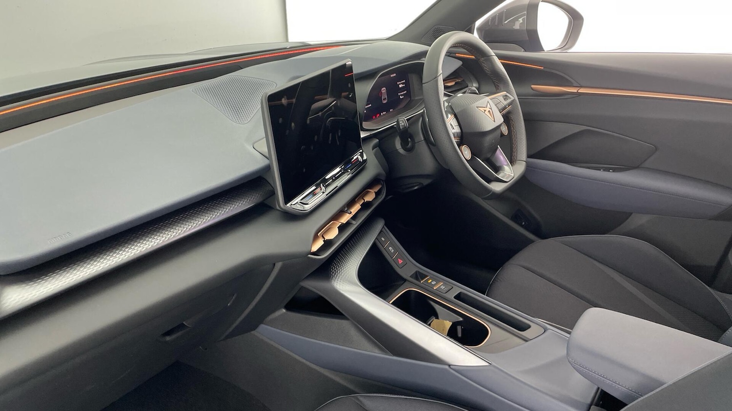 Used Cupra Terramar 2025 for sale - 77665183: Photo 2