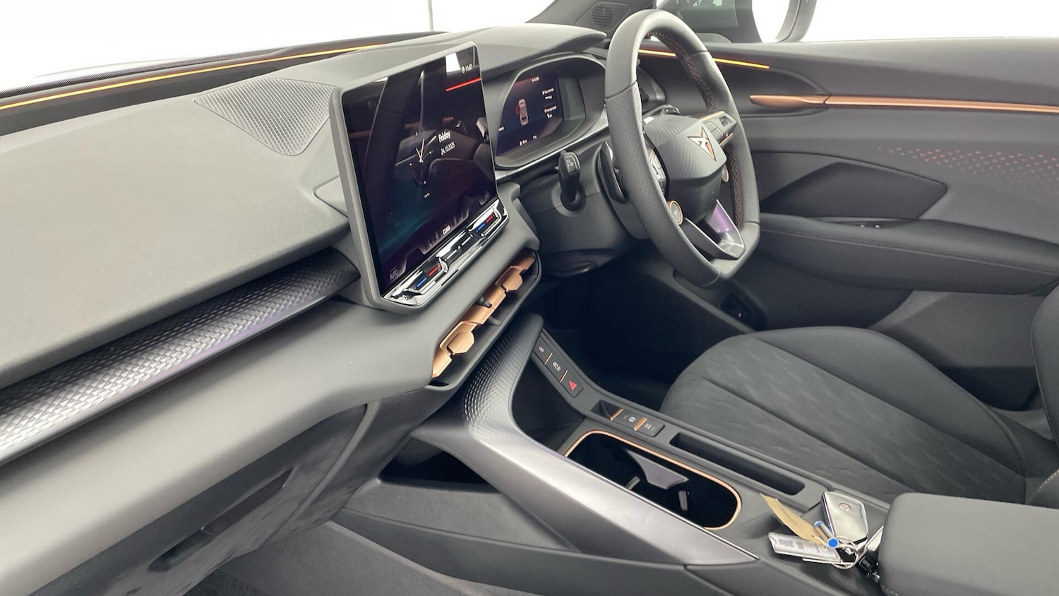 Used Cupra Terramar 2025 for sale - 77617028: Photo 2