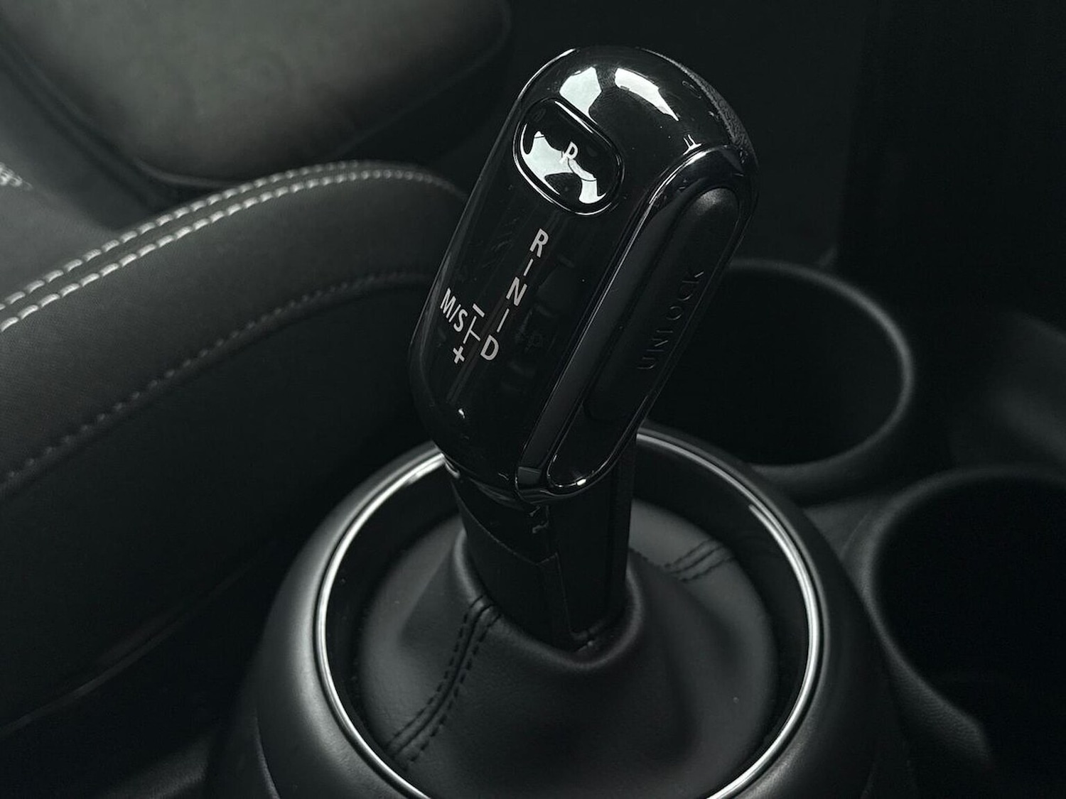 Used MINI Convertible 2023 for sale - 76142956: Photo 23