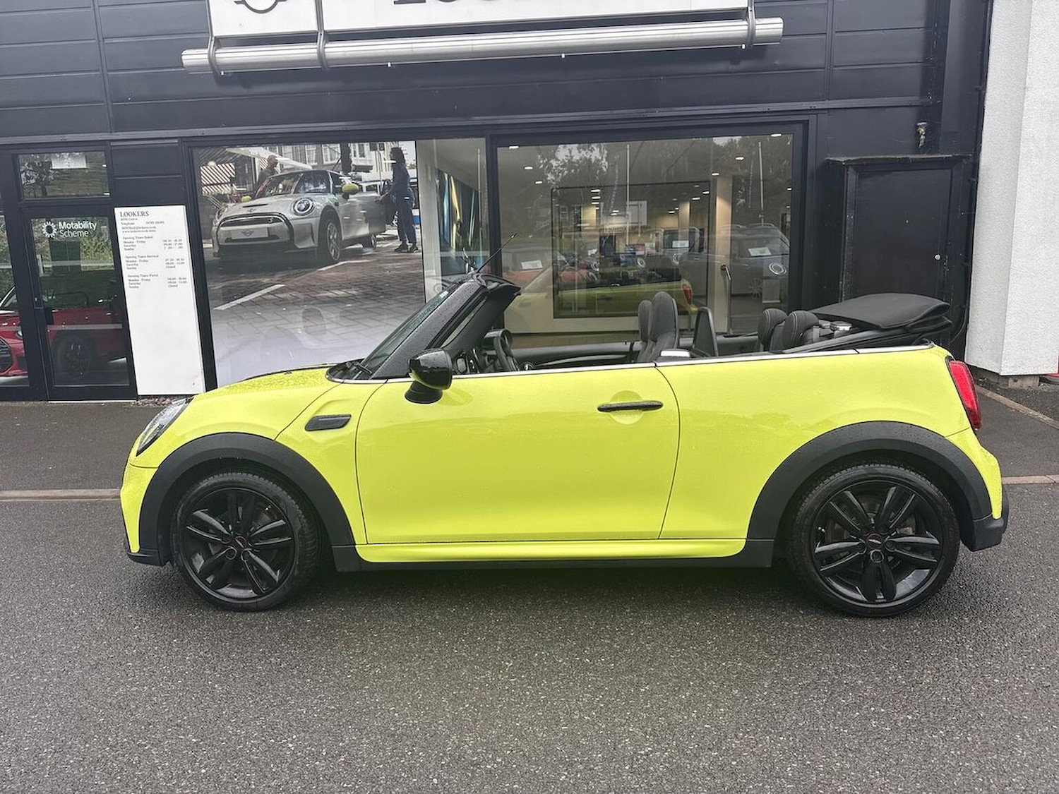 Used MINI Convertible 2023 for sale - 76142956: Photo 8