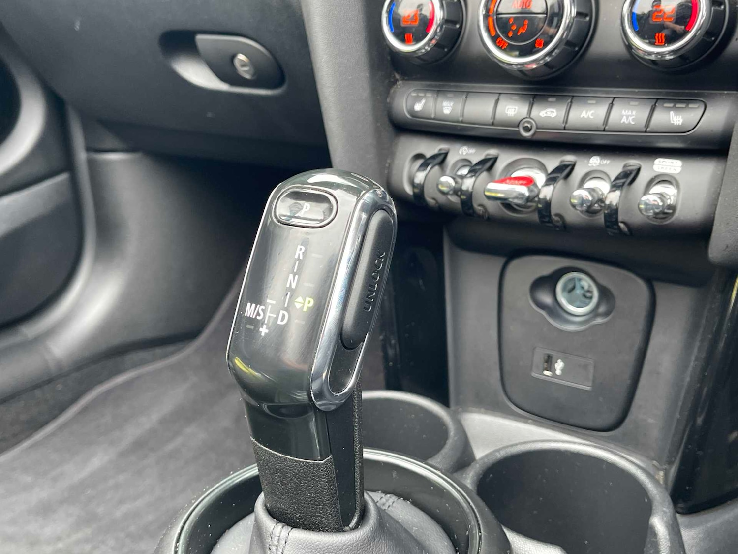 Used MINI Convertible 2023 for sale - 78026104: Photo 13