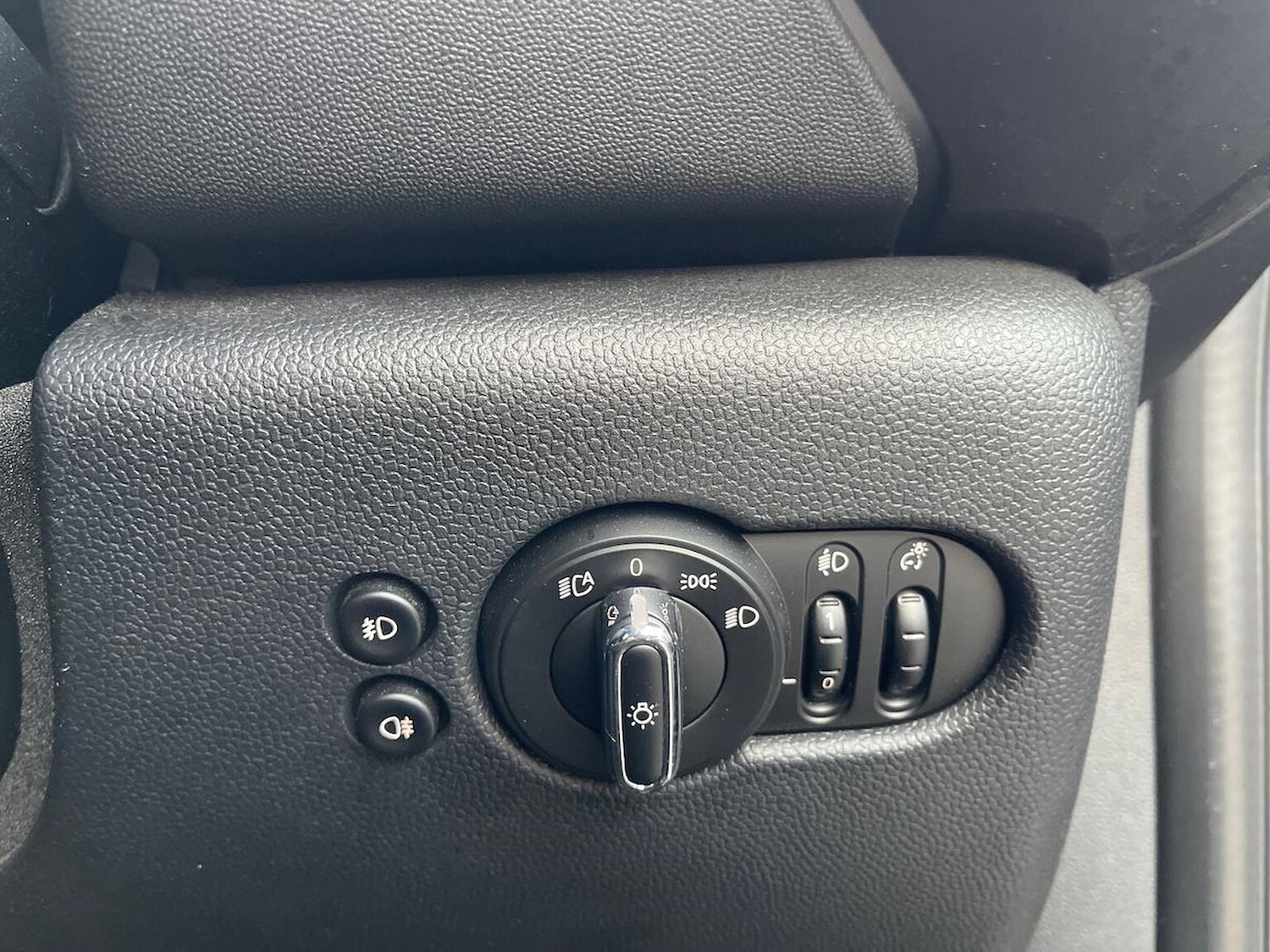 Used MINI Hatch 2019 for sale - 76342979: Photo 11