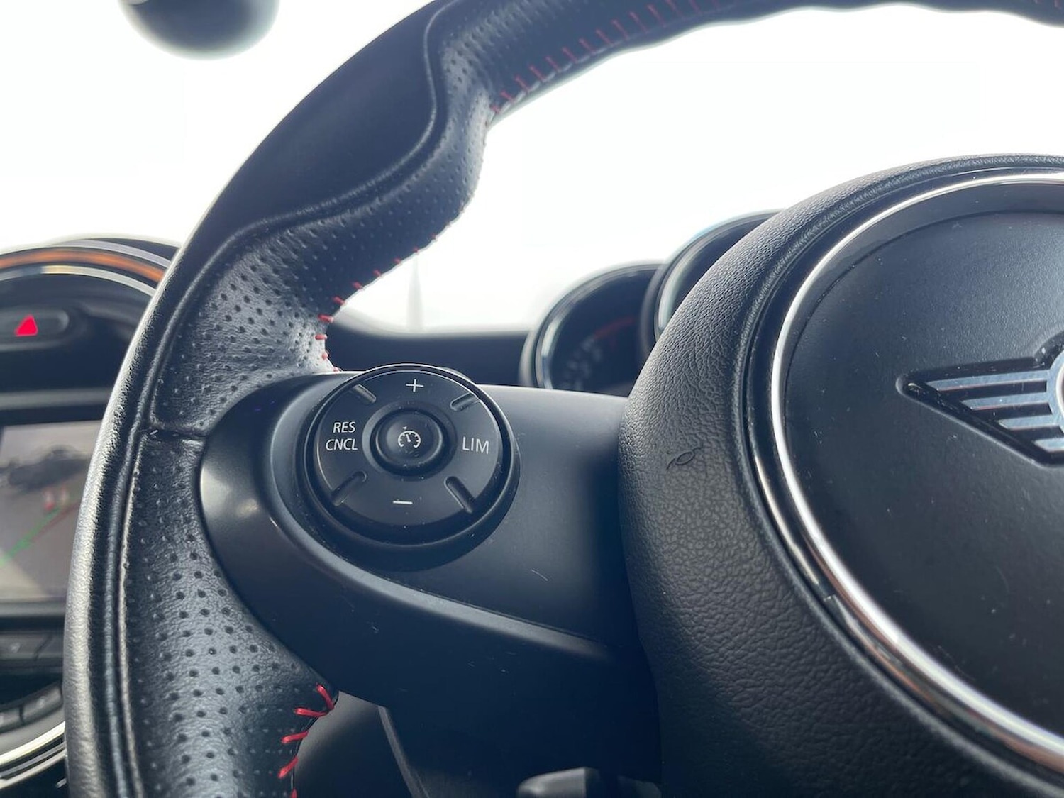 Used MINI Hatch 2019 for sale - 76342979: Photo 25