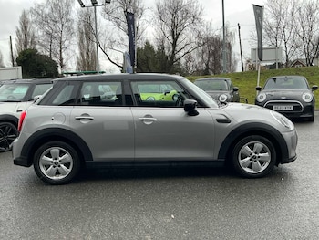 Used MINI Hatch 2023 for sale - 77802138: Photo