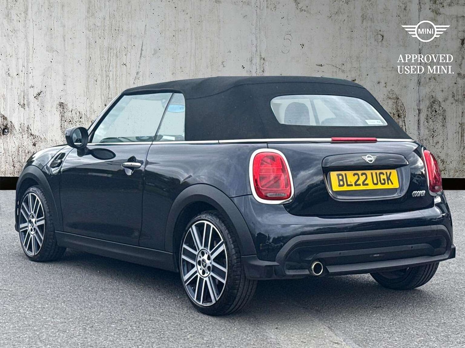 Used MINI Convertible 2022 for sale - 76596331: Photo 2