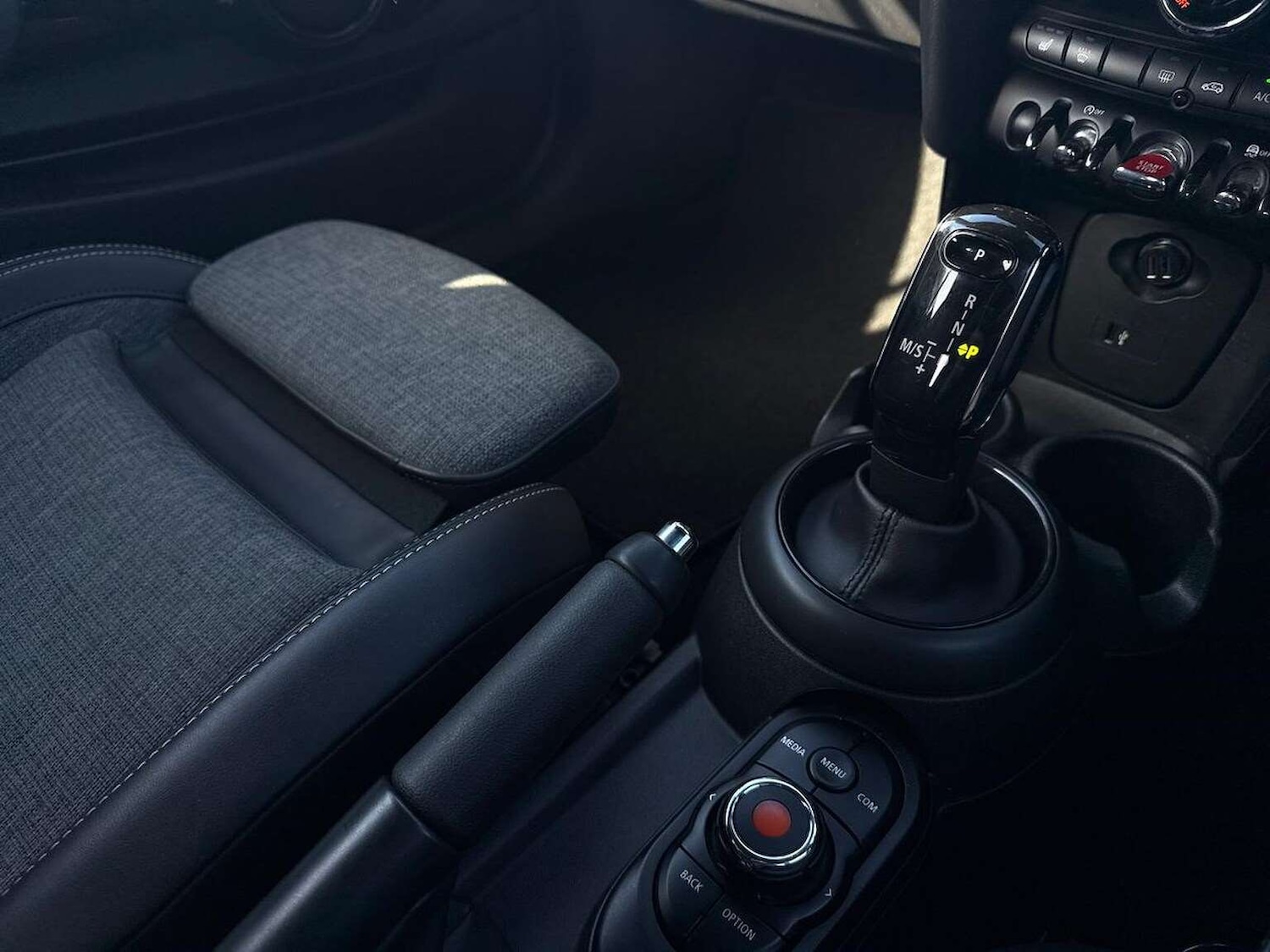 Used MINI Convertible 2018 for sale - 76596497: Photo 13