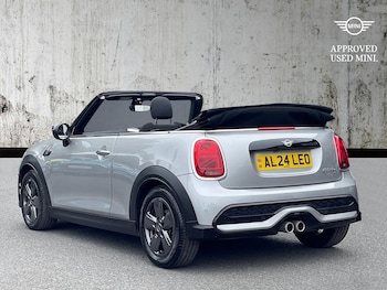 Used MINI Convertible 2024 for sale - 76246249: Photo 2